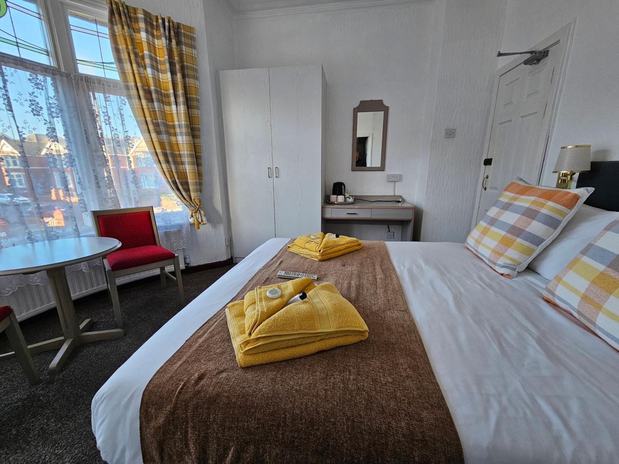 Collingwood Hotel Blackpool Bagian luar foto